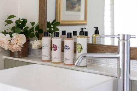 Moreton-in-Marsh Two Rose Walk Cottage Cotswolds מראה חיצוני תמונה